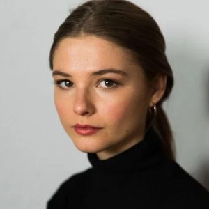 Stefanie Scott