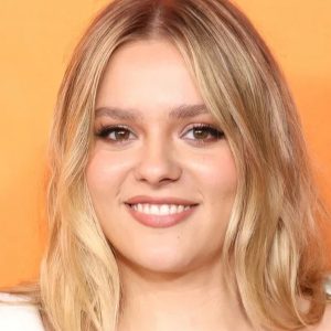 Maisy Stella