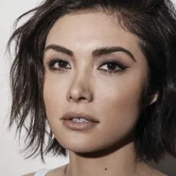 daniella pineda