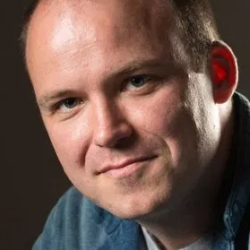 RORY KINNEAR