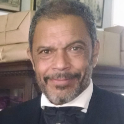 LONNIE FARMER