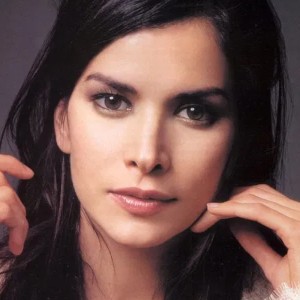 PATRICIA VELASQUEZ