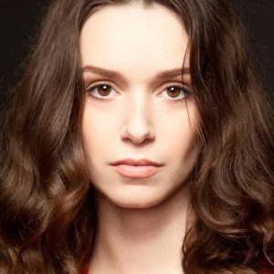 Alex Essoe