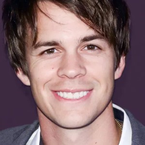 Johnny Simmons