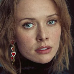 Amelia Eve