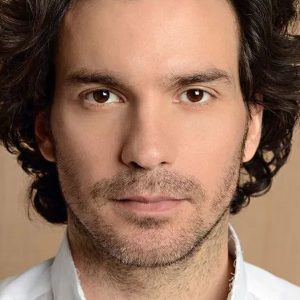 Santiago Cabrera