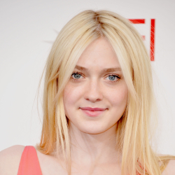 DAKOTA FANNING