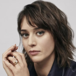 Lizzy Caplan