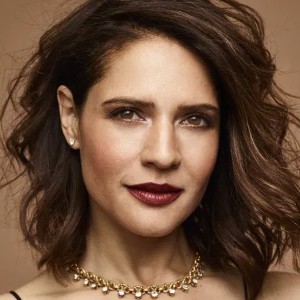 monique gabriela curnen