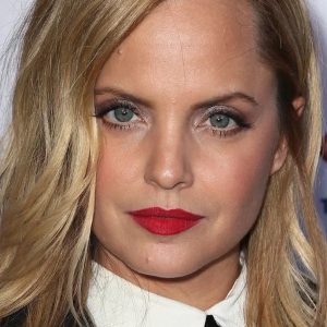 Mena Suvari