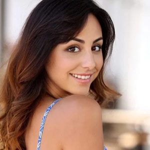 Rafaella Biscayn Debest