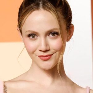 Iris Apatow